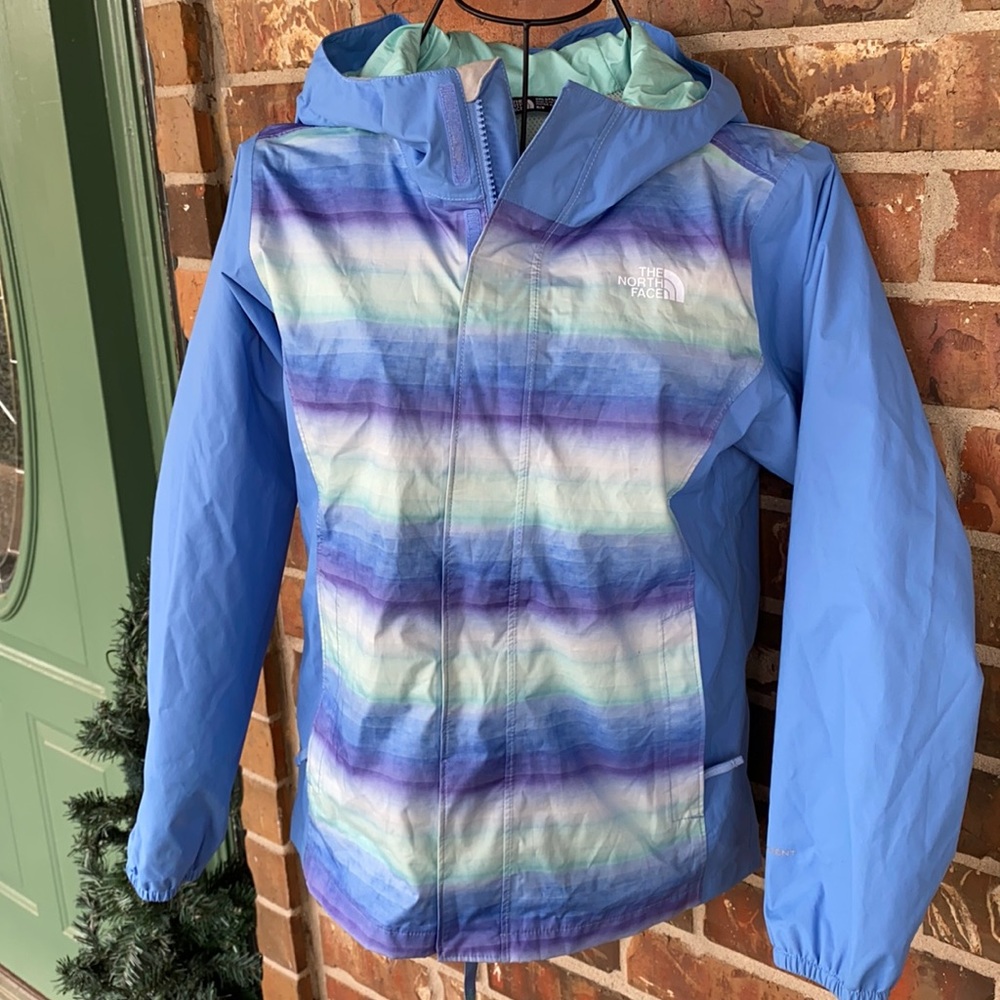The North Face girls 10-12 Medium Raincoat